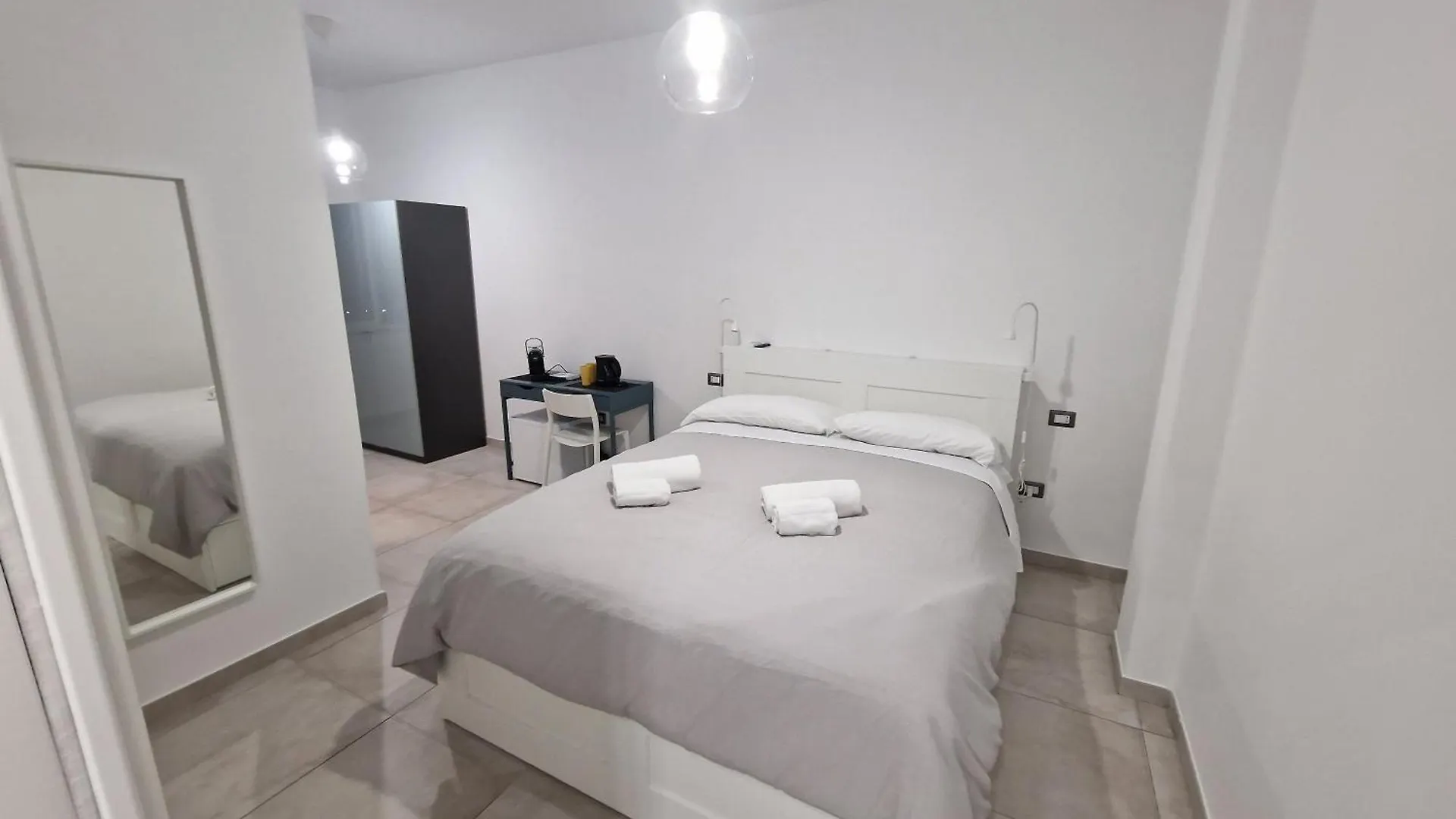 Guest house Neapolitan Skyscraper Suites Italy
