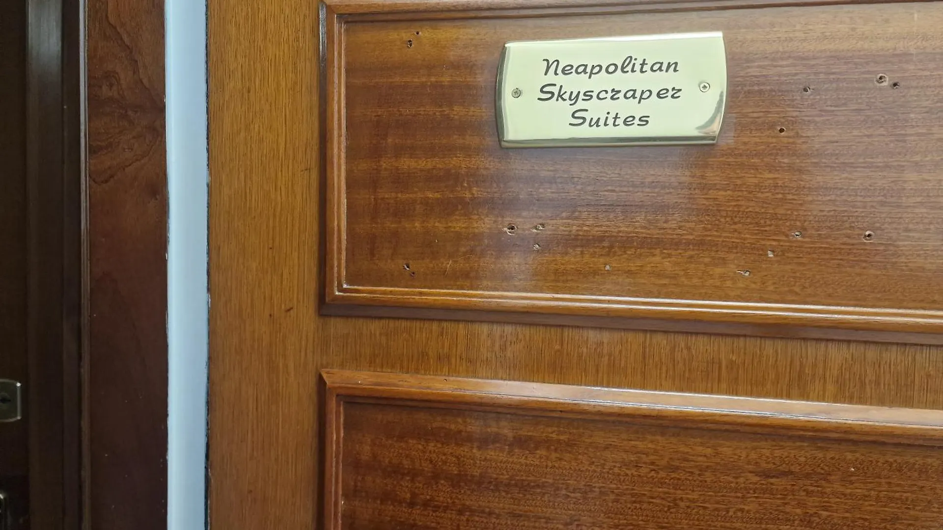 Guest house Neapolitan Skyscraper Suites Italy